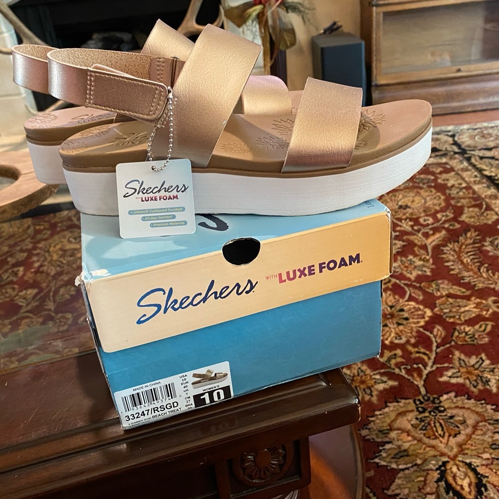 Skechers Luxe Foam Platform Sandals